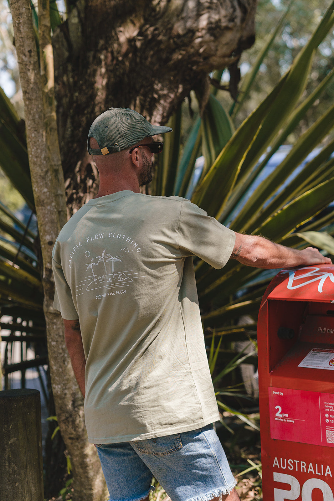 Go With The Flow Island T-shirt